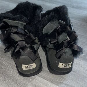 UGG Kids Black Shearling Bow Ankle Boots